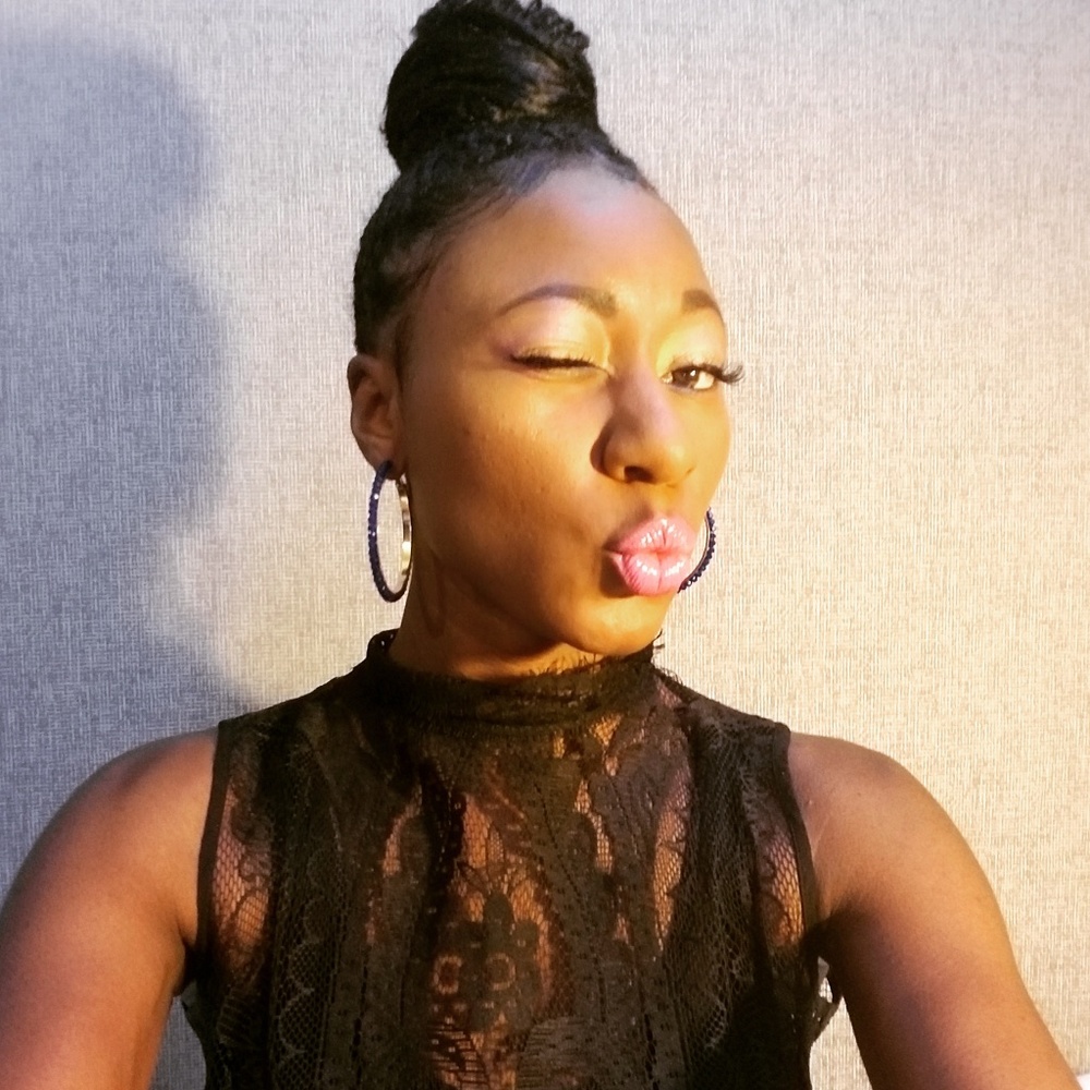 Meet your Posher, Tasina